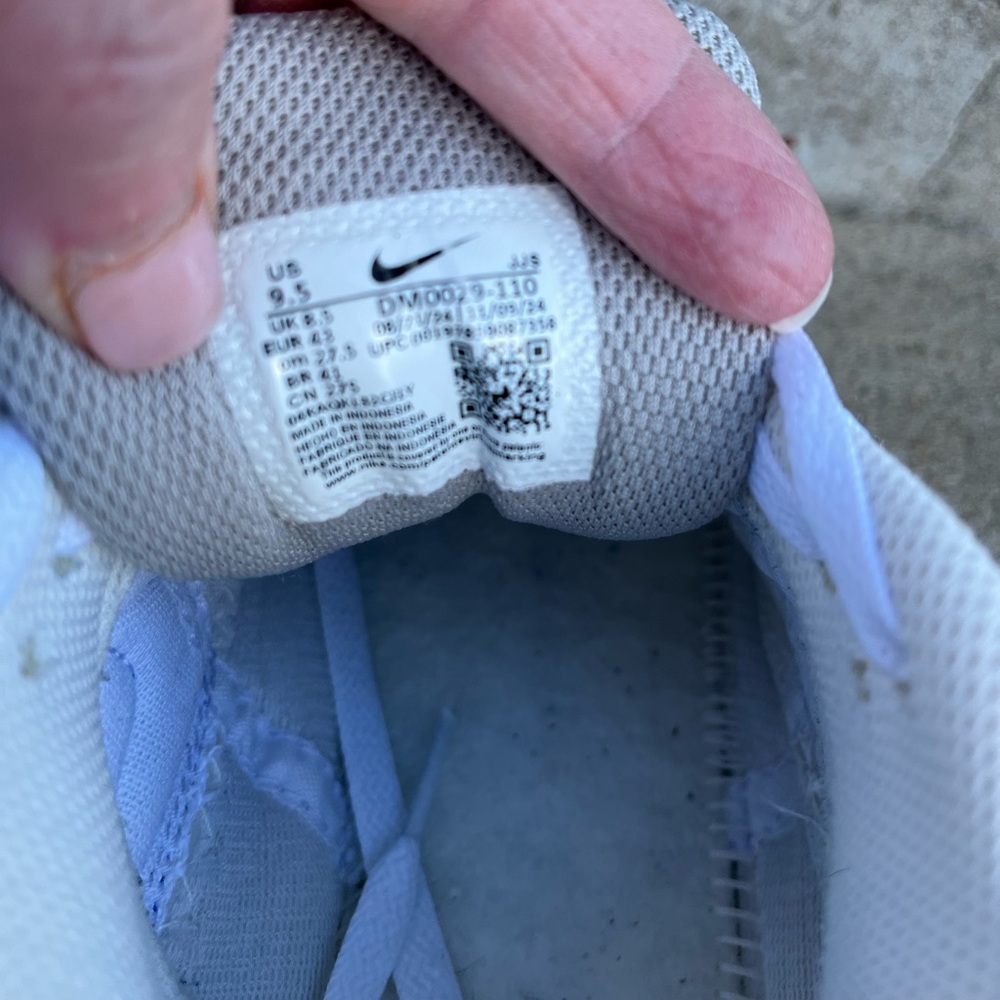 Nike Air Max 90 White and Gray and Blue Sneaker - Picture 6 of 9